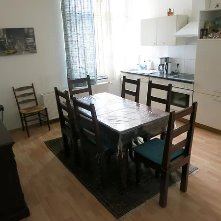 Haus Merlin بيت ضيافة سولينجين