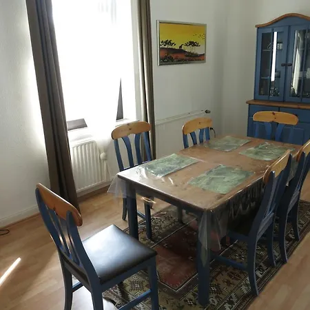 Haus Merlin بيت ضيافة سولينجين