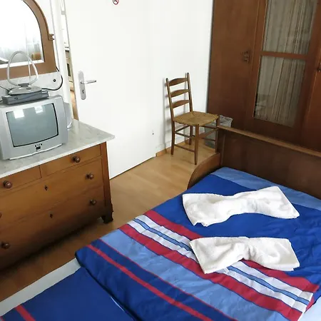 Haus Merlin بيت ضيافة سولينجين